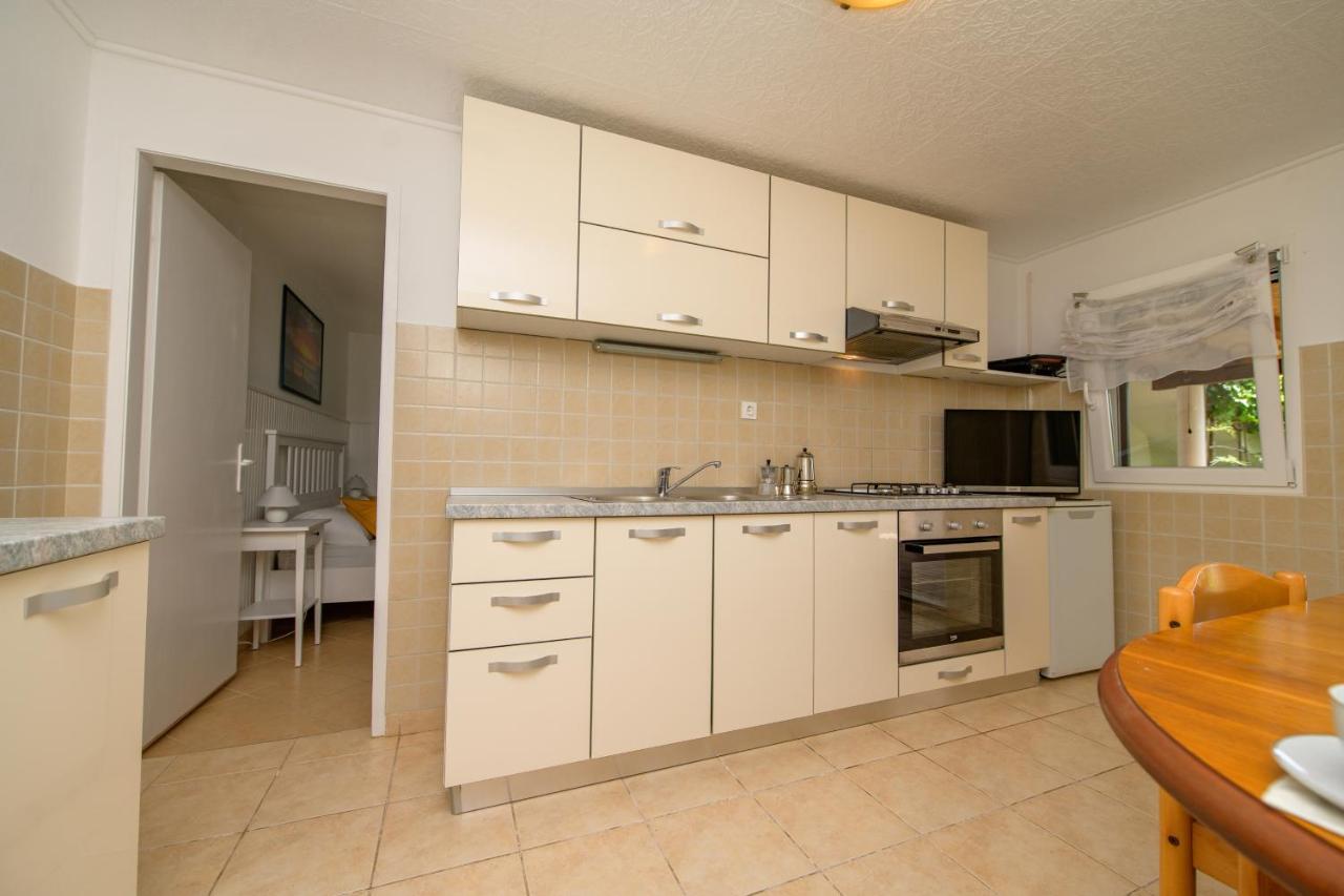 Apartments By The Sea Nerezine, Losinj - 7963 외부 사진